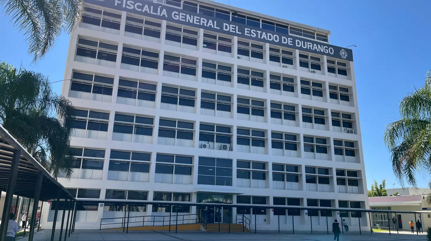 El gobernador de estado, Esteban Villegas informó que será la fiscalía quien de a conocer la investigación del homicidio de un jóven en Gómez Palacio. Foto: Jesús Carrillo.