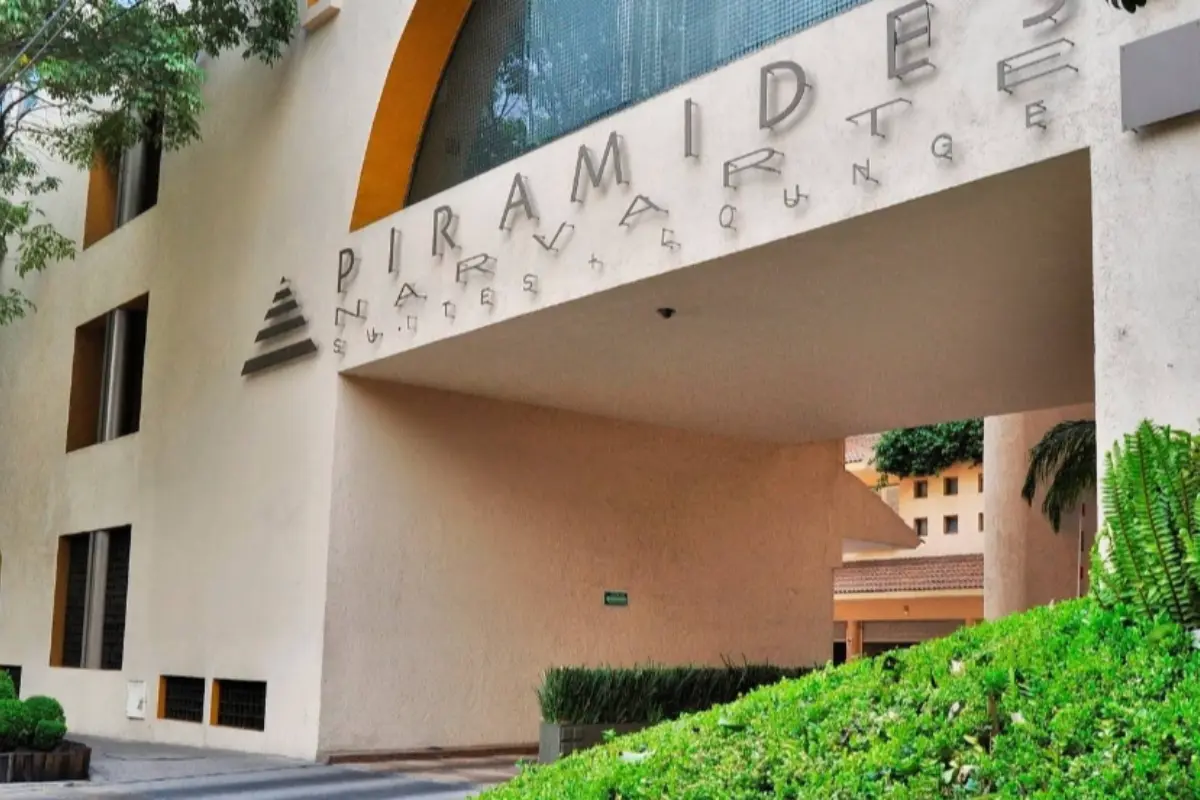 Hotel Pirámides alcaldía Benito Juárez. Foto: Google Maps | Canva