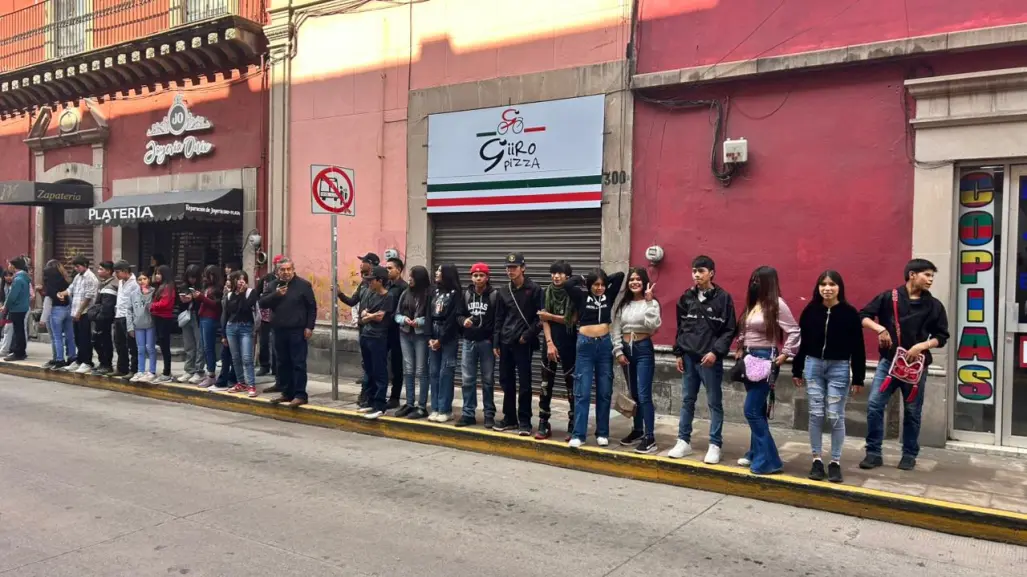 Estudiantes indígenas se manifiestan en el centro de Durango por esta razón