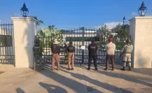 Catean mansión en Villahermosa y encuentran armas, animales exóticos y hasta un helicóptero