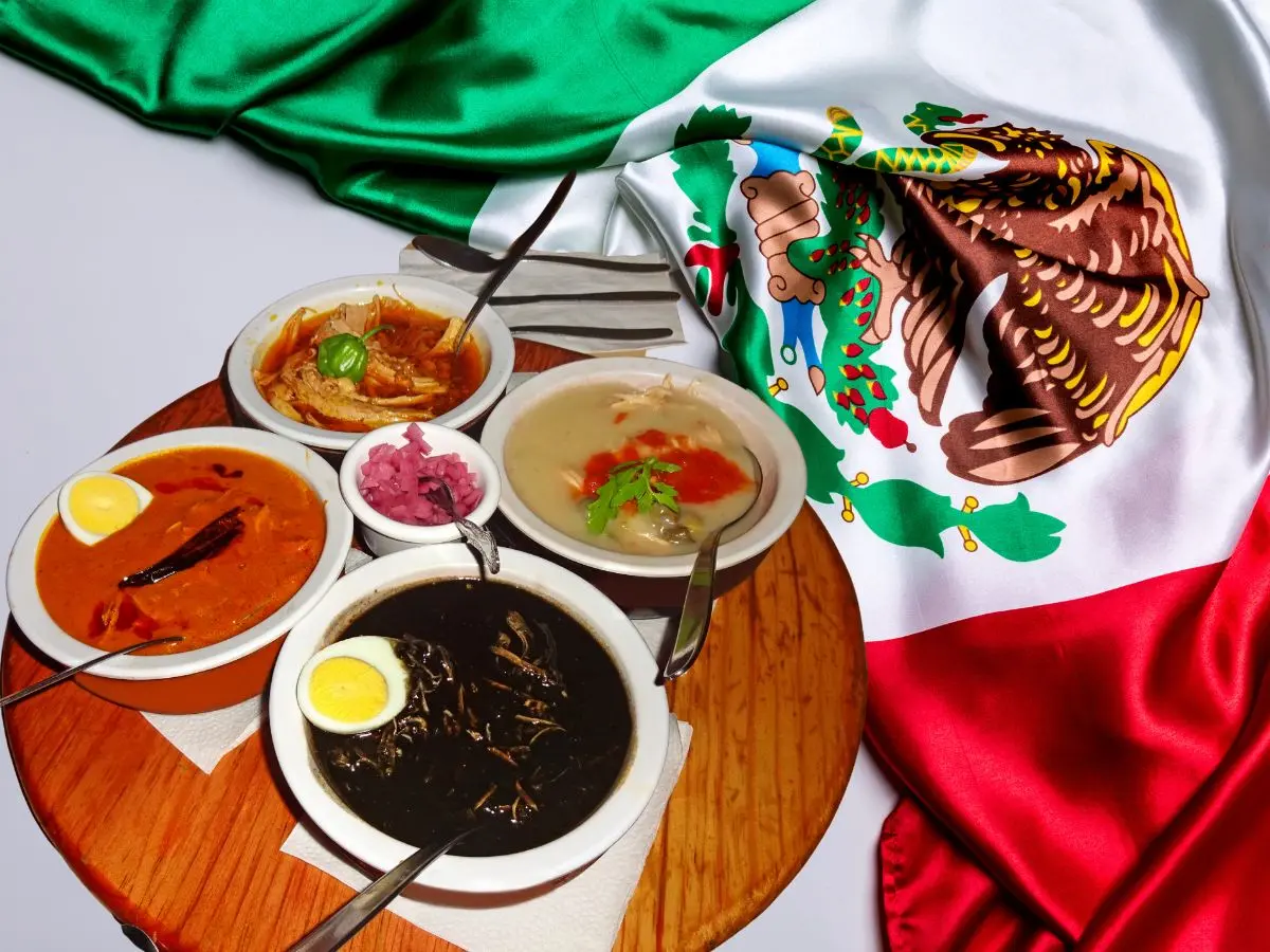 Disfrutar de los platillos de la gastronomía yucateca este 15 de septiembre es también un homenaje a la historia y cultura que hacen de México un país único.- Fuente Canva