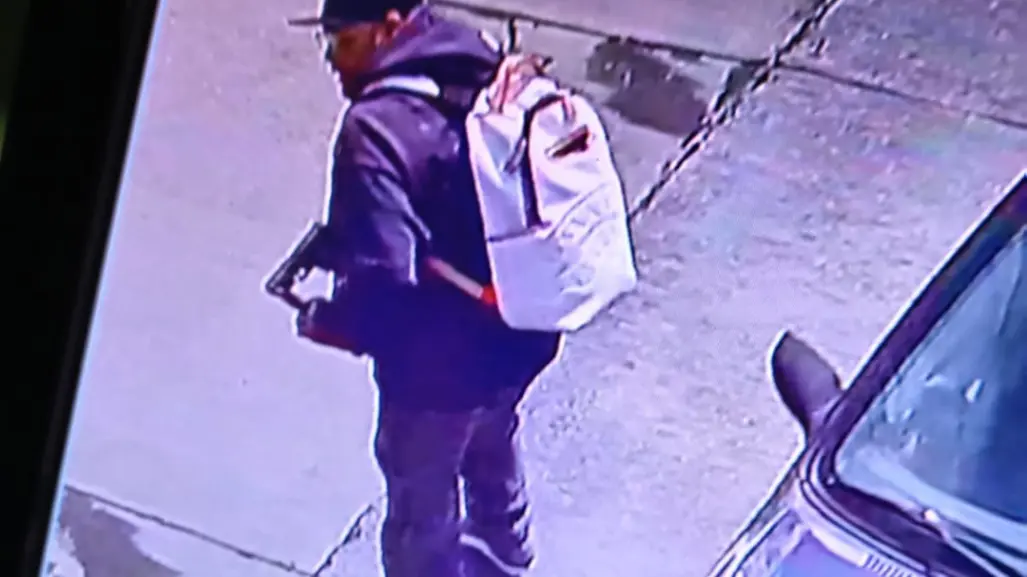 VIDEO | Asesinan a policía estatal en Tlalnepantla; captan al presunto agresor huyendo