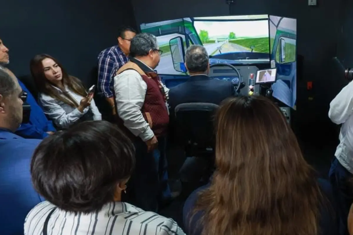 Simulador para capacitación de autotransporte. Foto: X (@Miguel_AMtzM)
