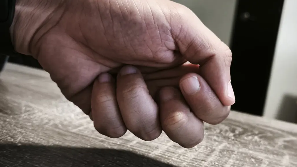 "Tocar madera", la superstición que sigue viva en Tamaulipas