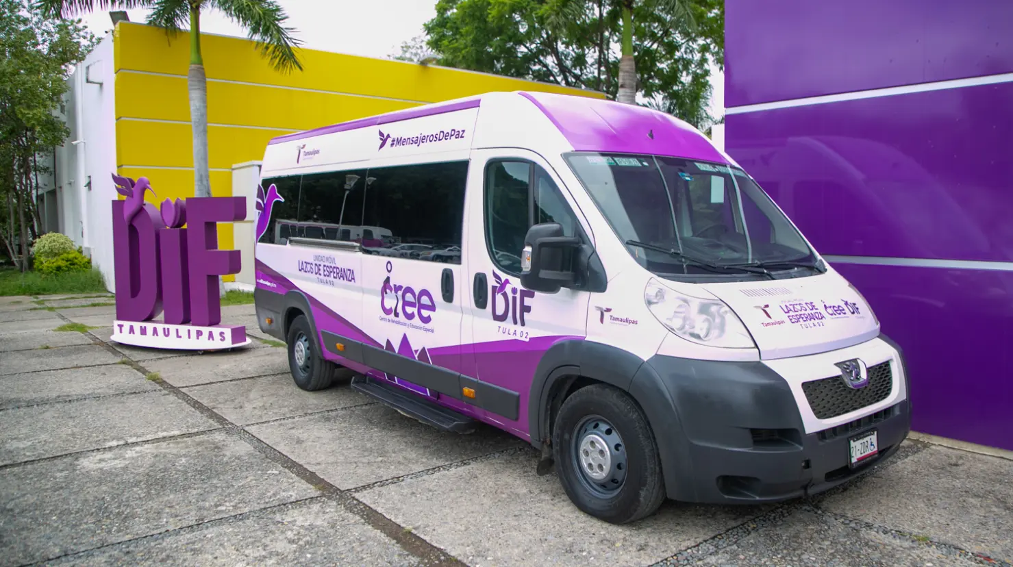 Unidad de transporte adaptado entregada por DIF Tamaulipas al municipio de Tula. Foto: Daniel Espinoza