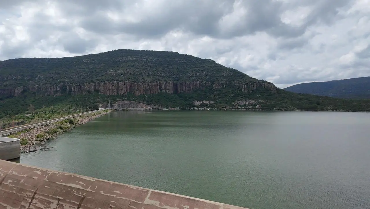 La Conagua mantiene un monitoreo permanente al almacenamiento de las presas. Foto Alejandro Ávila.