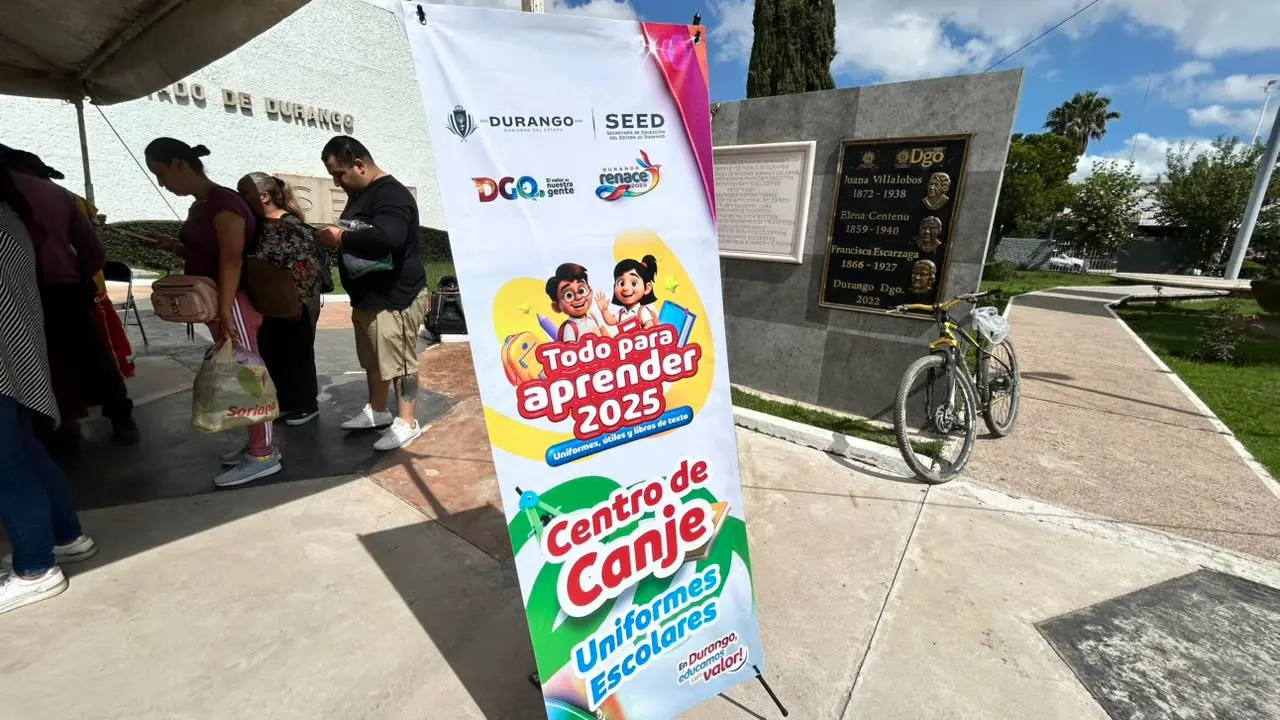 El programa de uniformes escolares es implementado por el Gobierno de Durango. Foto: Alejandro Ávila.