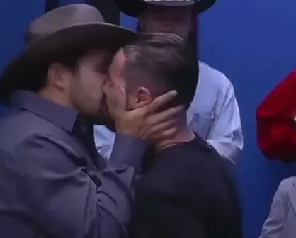 LCDFMX 2025: Guana y Shiky protagonizan beso de telenovela