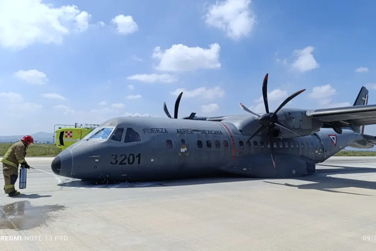 Avión de la Fuerza Armada tras aterrizaje de emergencia Foto: X(Twitter) @JOSEPHFGUZ