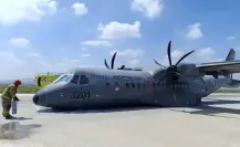 Avión de la Fuerza Armada aterriza de emergencia en el AIFA; la unidad sufrió daños | VIDEO