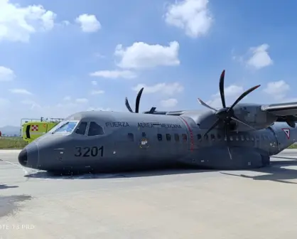 Avión de la Fuerza Armada aterriza de emergencia en el AIFA; la unidad sufrió daños | VIDEO