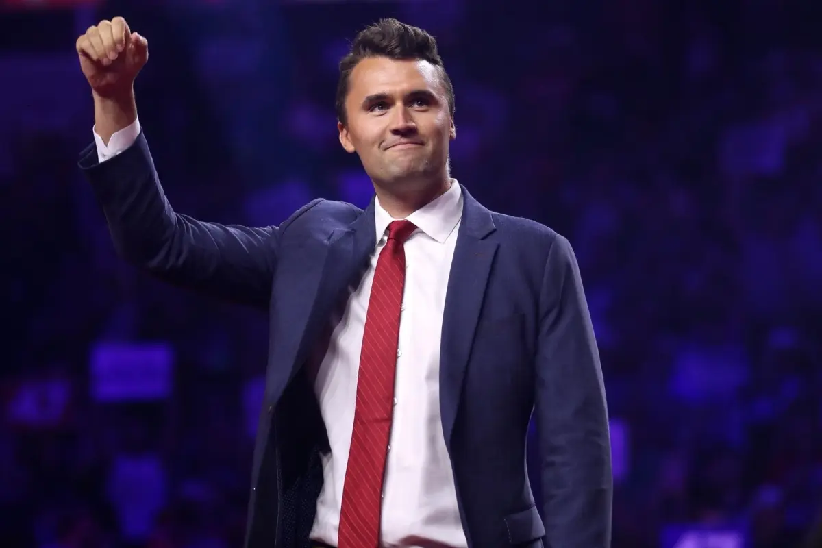 Charlie Kirk en acto con simpatizantes Foto: Facebook Charlie Kirk