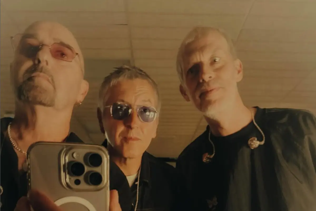 Paul “Bonehead” Arthurs y amigos (Foto: IG @boneheadspage / Canva)