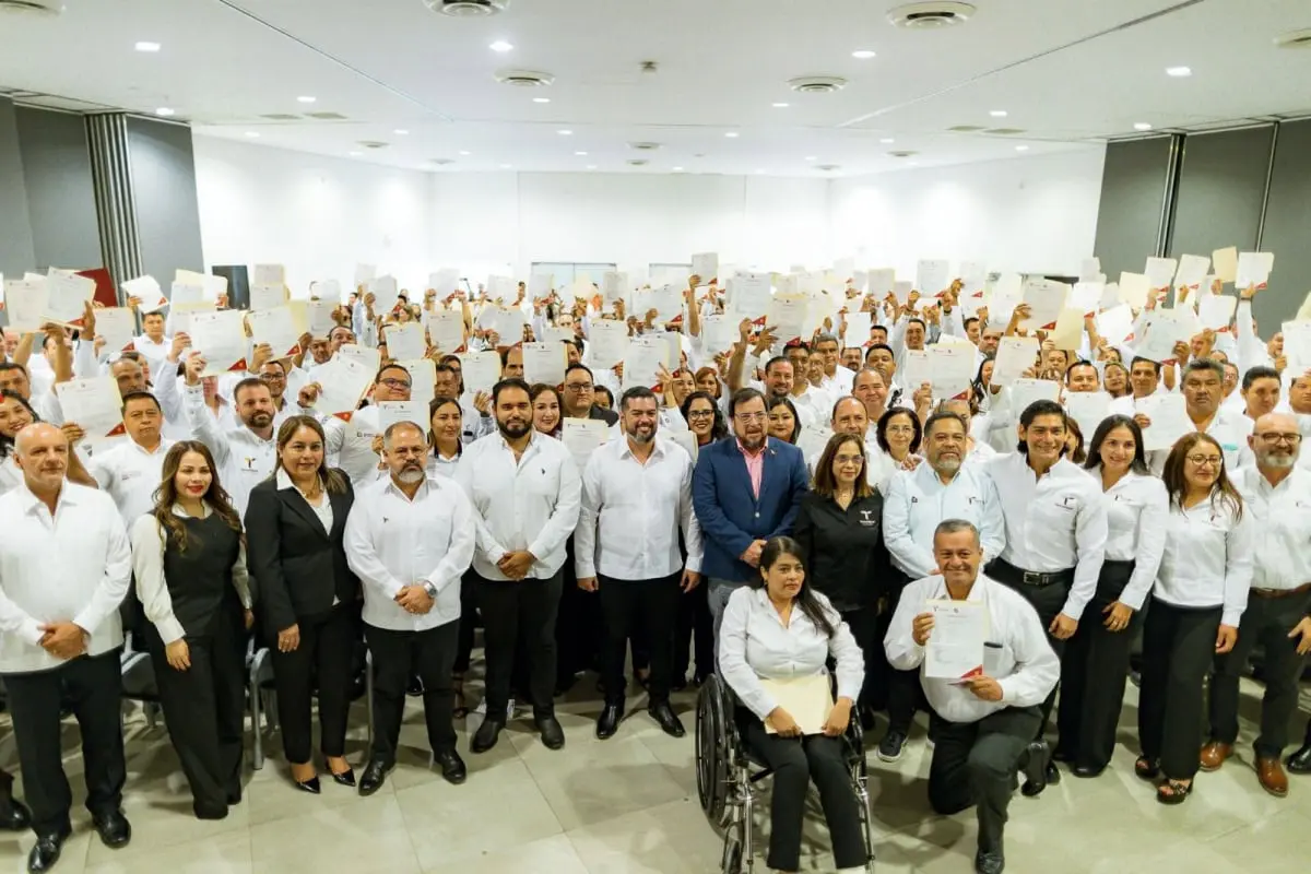 Trabajadores del CETE en Tamaulipas reciben su nombramiento | Foto: SET