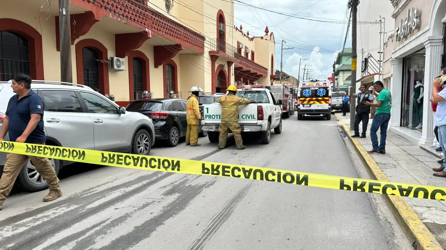 Flamazo en cocina de primaria de Victoria genera caos, dos personas resultan con quemaduras