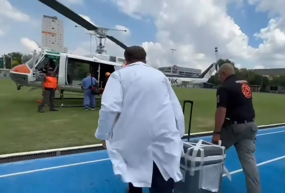 El corazón fue trasladado desde el Hospital Regional del ISSSTE hasta el Aeropuerto Internacional Mariano Matamoros. Foto: Protección Civil de Nuevo León