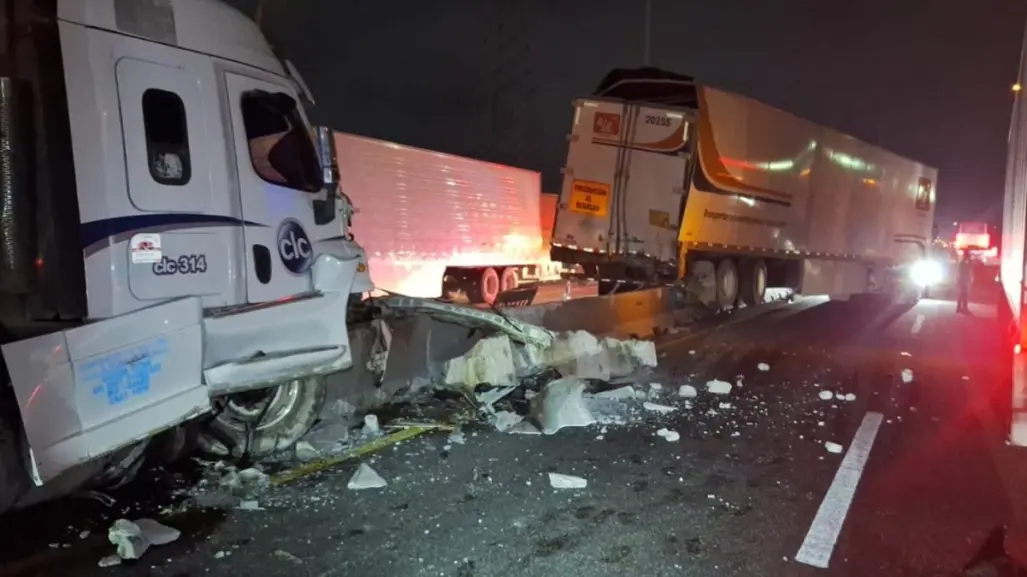 VIDEO | Choque de tráileres provoca caos vial en la carretera a Saltillo