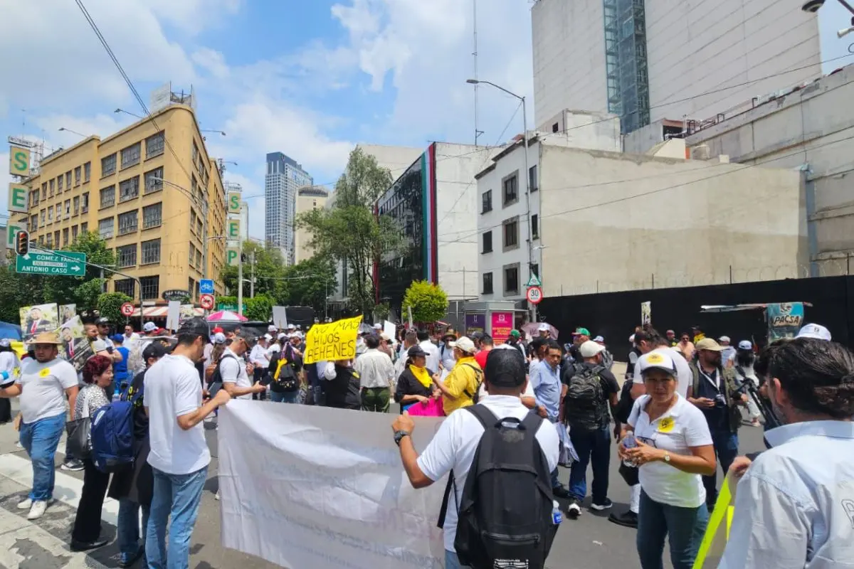 Manifestantes en CDMX.   Foto: Luis Antonio Alfaro