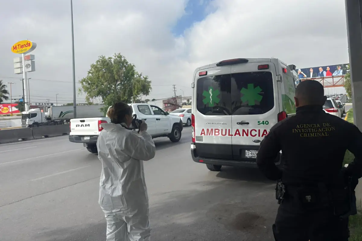 Autoridades periciales realizaron el levantamiento del cuerpo en el lugar, mismo que fue trasladado al Servicio Médico Forense para realizar la necropsia de ley correspondiente./Foto: Cortesía