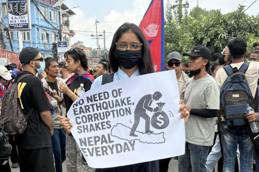 VIDEO l Manifestantes de Nepal limpian las calles tras protestas masivas