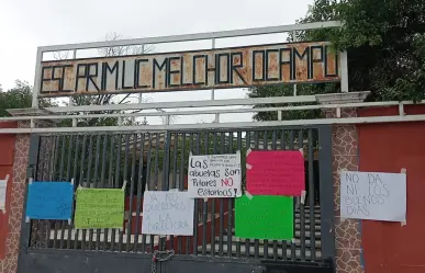 Saltillo: Cierran padres de familia primaria Melchor Ocampo; denuncian mal uso de dinero
