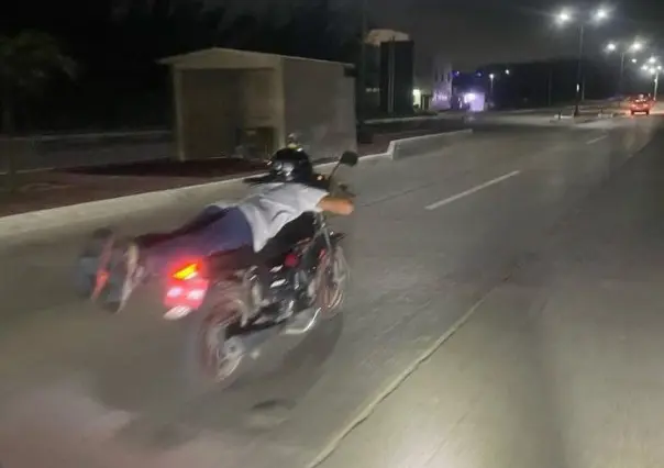 Captan a motociclistas haciendo "supermán" en Playa Miramar; autoridades toman acción