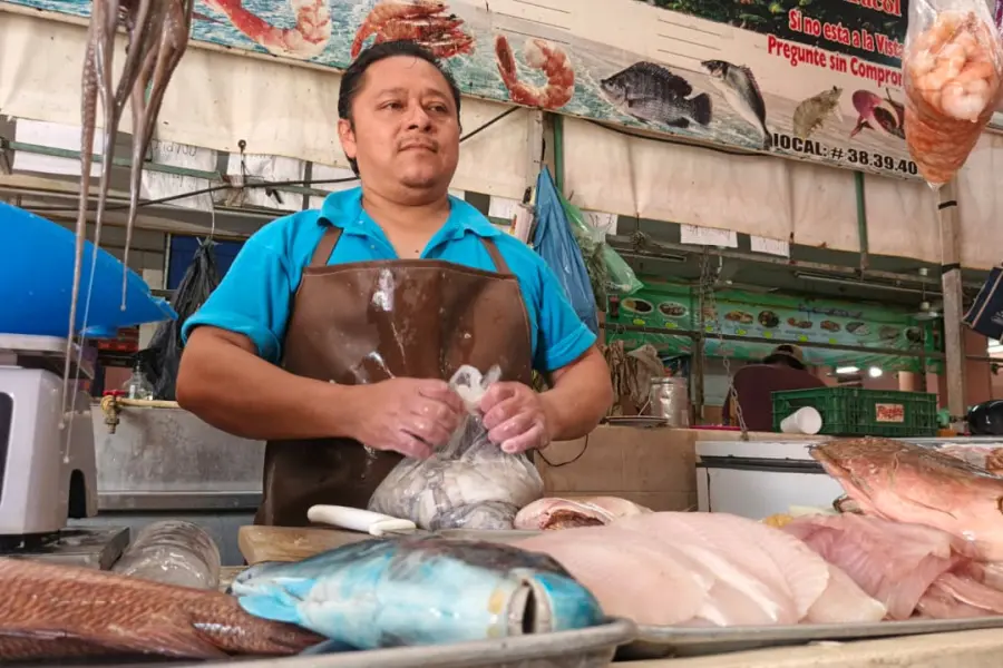 Ventas de mariscos repuntan un 10 % en Mérida tras levantamiento de la marea roja