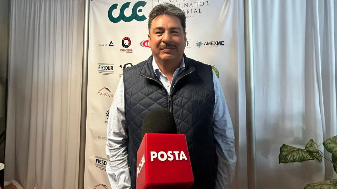 Rogelio Soto Ochoa, dirigente de la Unión Ganadera Regional de Durango, habla sobre el impacto de los mataderos clandestinos. Foto: Alejandro Ávila.
