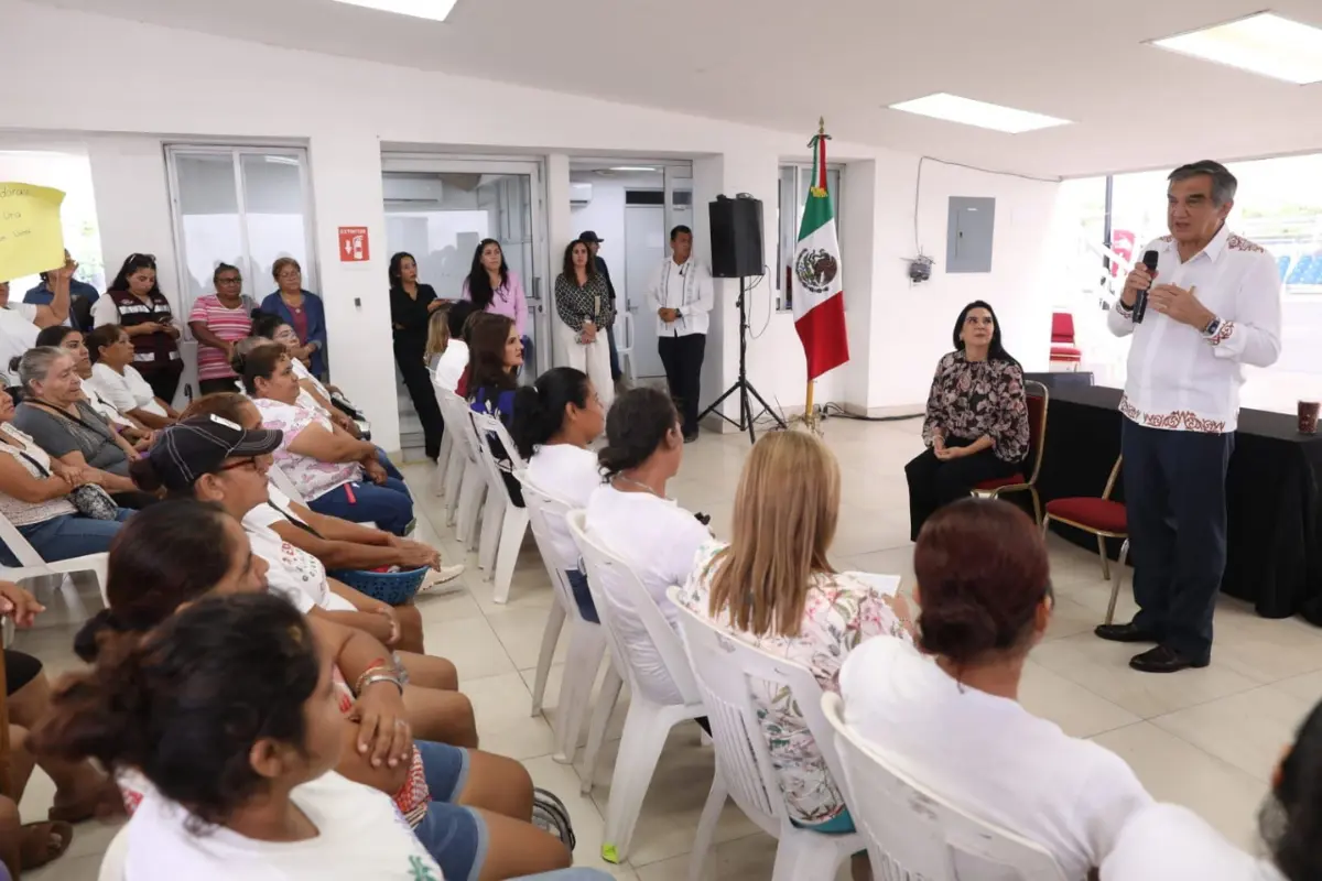 Apoyos para las mujeres despicadoras de camarón y jaiba en época de veda | Foto: gobierno de Tamaulipas