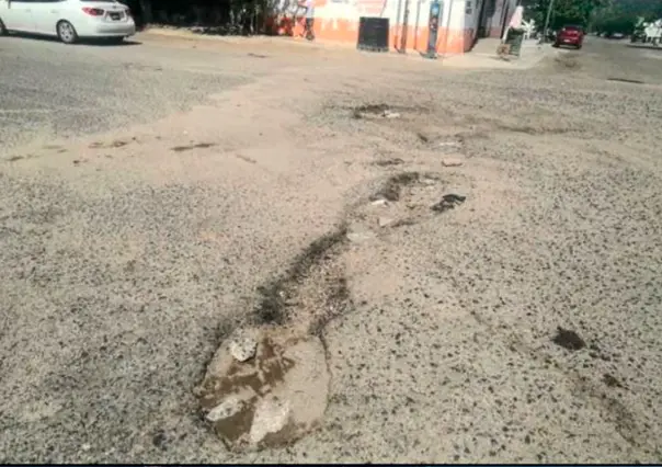 Gobernador de BCS admite limitaciones de recursos para reparar baches