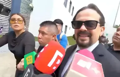 Cruz Martinez llega a la tercera audiencia contra Alicia Villarreal