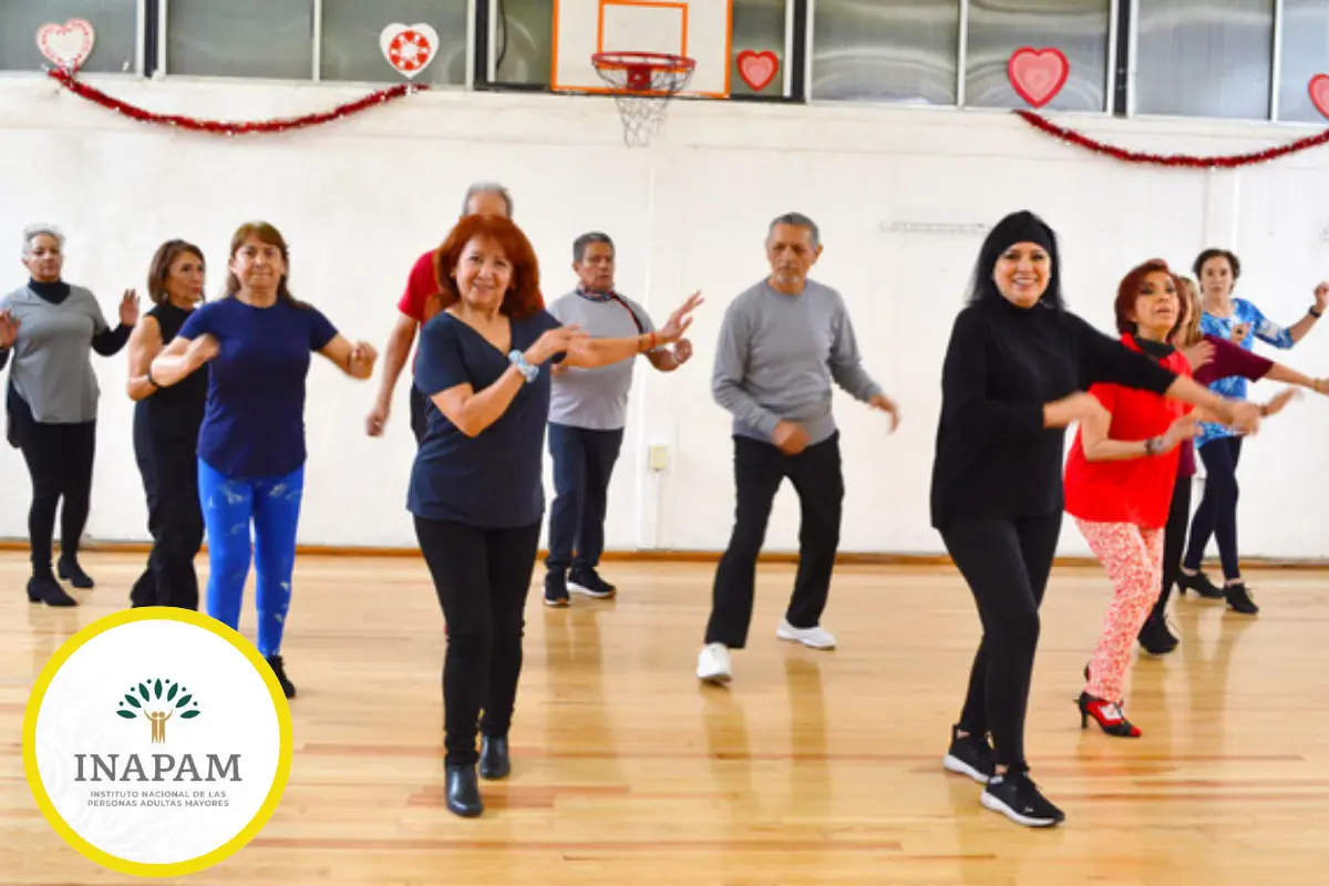 En los centros culturales INAPAM hay más de 150 actividades para mantener activos y saludables a los adultos mayores. Foto: INAPAM | Canva