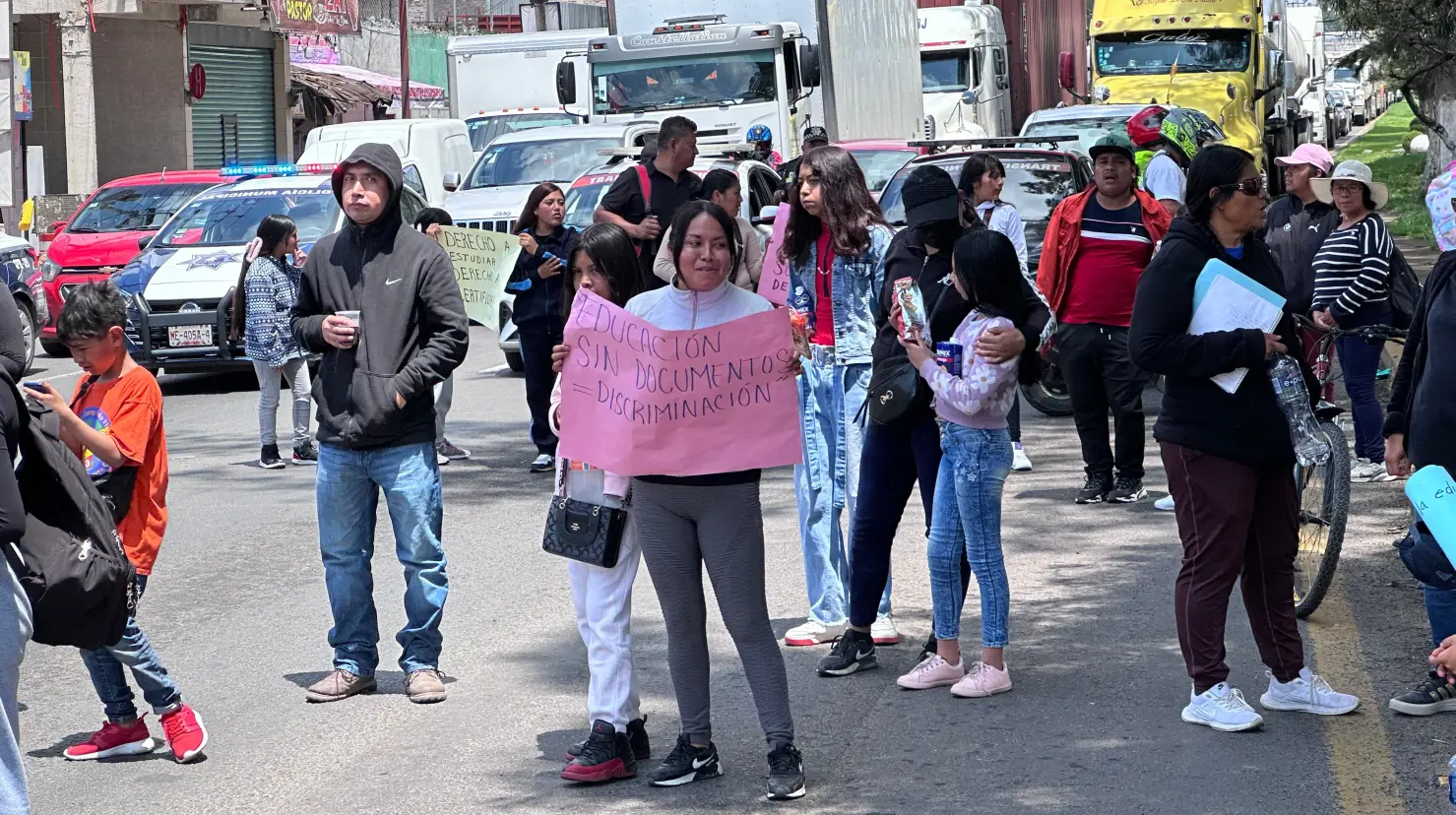 La falta de documentación ha dejado a 170 estudiantes sin poder ingresar a secundaria o preparatoria. Imagen: Juan Manuel López