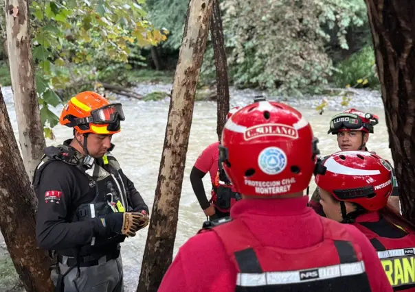 Reanudan búsqueda de mujer desaparecida tras ser arrastrada por corriente en Monterrey