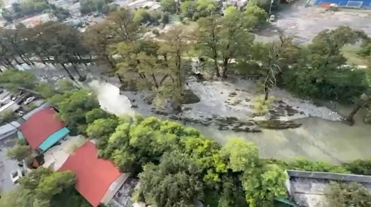 Confirmaron que la mujer de 72 años que fue arrastrada por la corriente del Río La Silla en la colonia La Estanzuela fue localizada sin signos vitales. Foto: PCNL