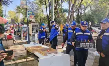 Explosión en Iztapalapa: policías consuelan y apoyan a familiares de víctimas en hospitales