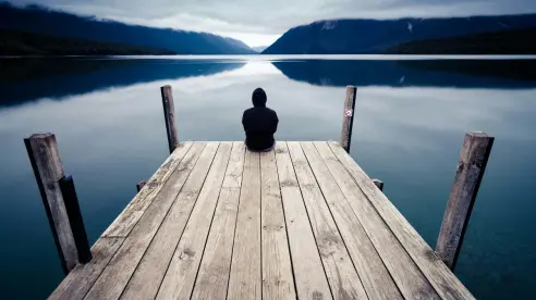 ¿Por qué es complicado encontrar amigos después de los 40 años?
