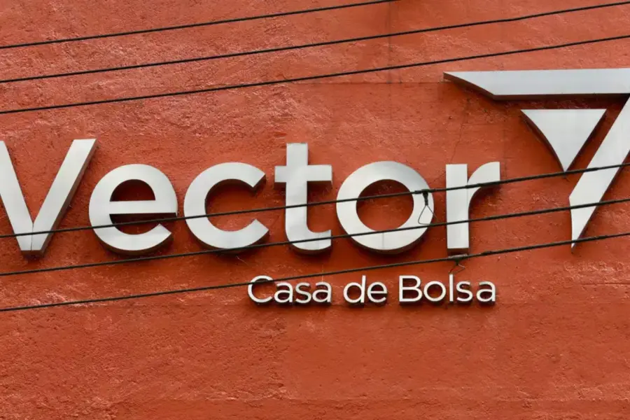FGR investiga a Vector Casa de Bolsa por presunto lavado ligado a "huachicol"