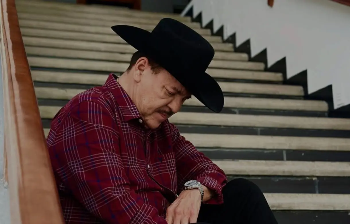 Fue hospitalizado el cantante Julio Preciado, así lo anuncio el propio artista desde sus redes sociales, neumonía es lo que lo tiene en observación. / FOTO : IG Julio Preciado.