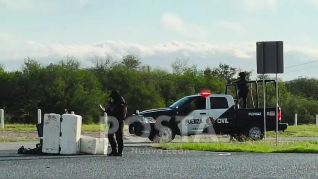 Reportan hallazgo de restos humanos en hieleras en Cadereyta