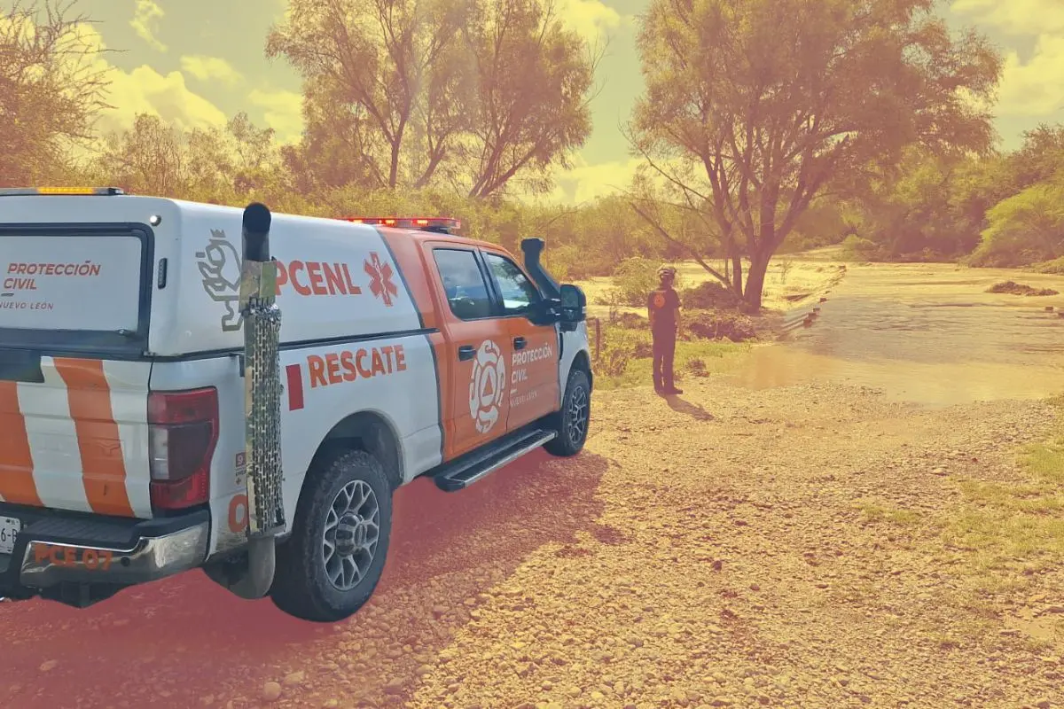 Elementos de Protección Civil de Nuevo León permanecen en la zona Foto: Canva/PCNL