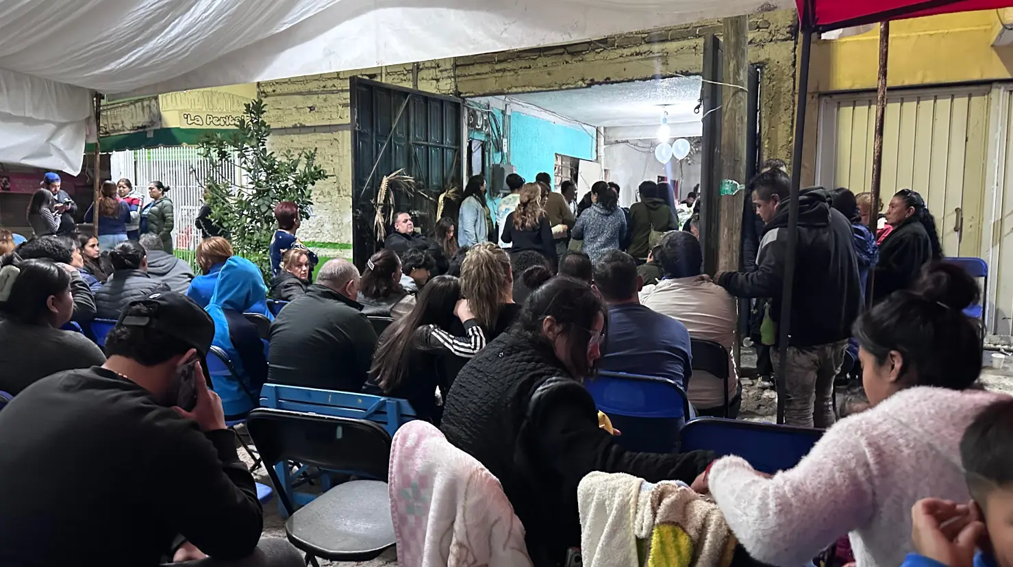 Sus familiares y compañeros del IPN realizaron un homenaje privado antes de trasladar sus restos a Oaxaca. Imagen: Juan Manuel López