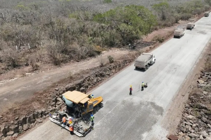 Construcción de la carretera Mante- Ocampo- Tula. Foto: Gobierno Tamaulipas