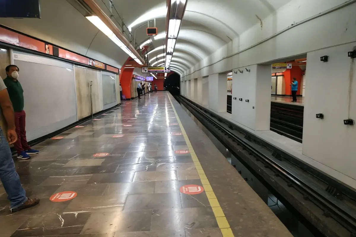 Metro Tacubaya. Foto: Santiago Waldemar