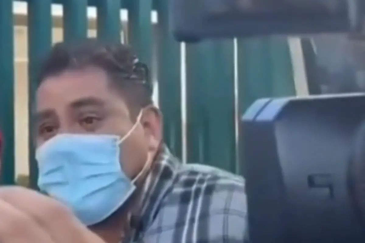 Hombre que pide dinero en hospital diciendo que es padre de victima. Foto: @Hechizero_38 | Canva