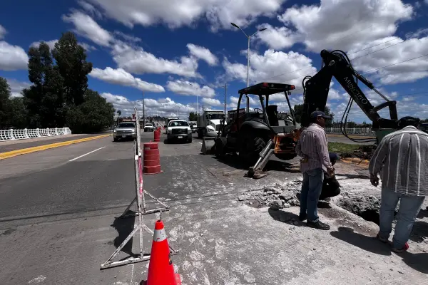 Vandalismo provoca cierre de carriles en bulevar de Durango
