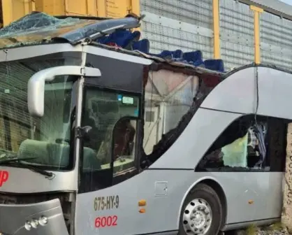 Dan de alta a 44 heridos del choque entre tren y autobús en Atlacomulco