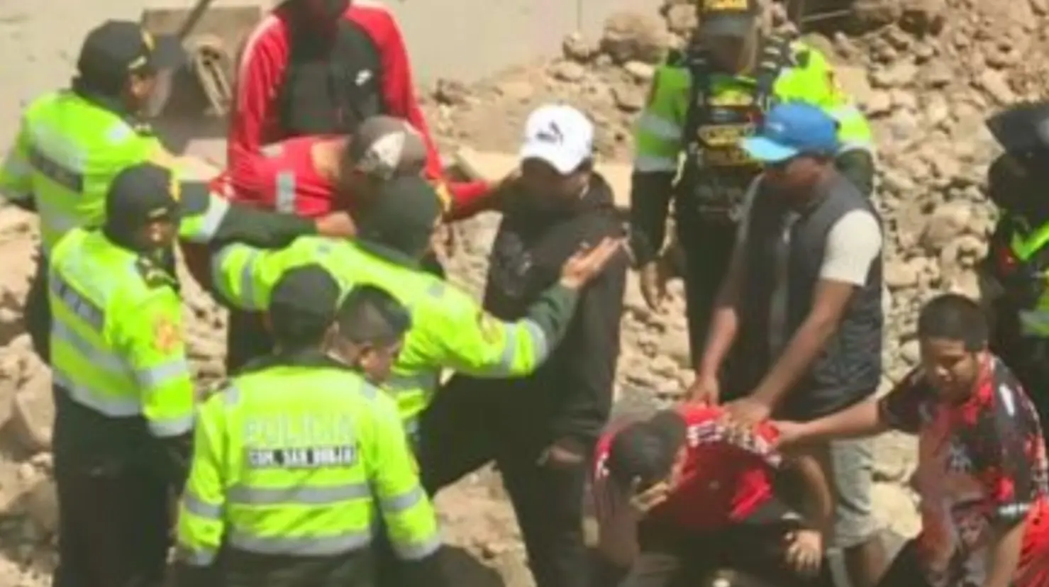 Tres obreros mueren tras derrumbe de muro en construcción en San Borja. Foto: Perú 21