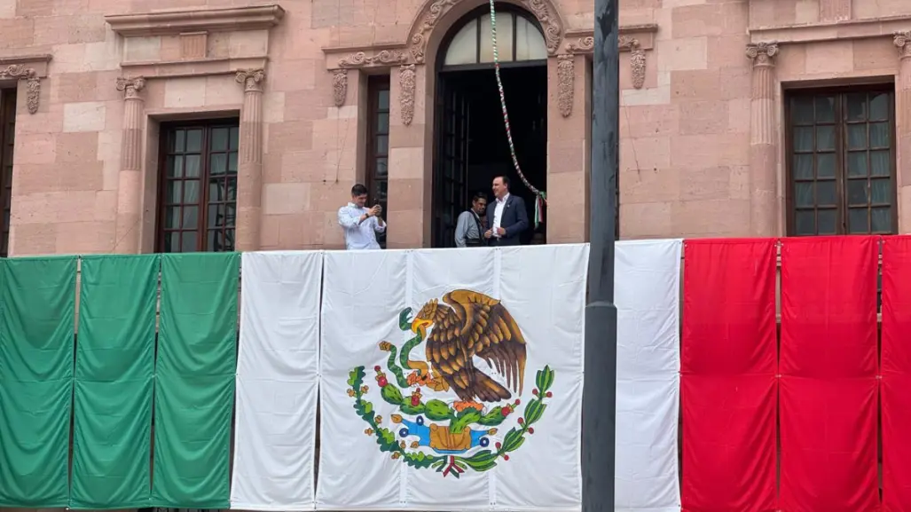 Alistan la Plaza de Armas de Saltillo previo al Grito de Independencia