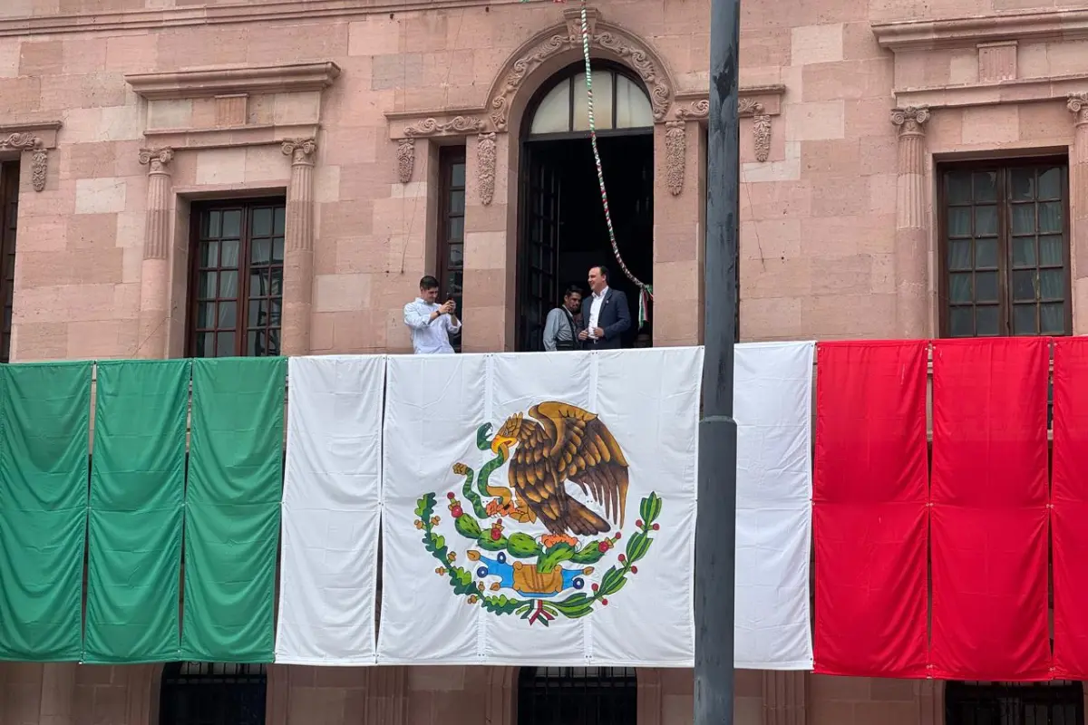 Este viernes se comenzó con la instalación de las tarimas, utilería, luces y escenario que se estará utilizando durante el evento./Foto: Cortesía